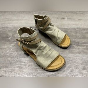 Blowfish Malibu Blumoon Strappy Open Toe Kids Sandals Size 4